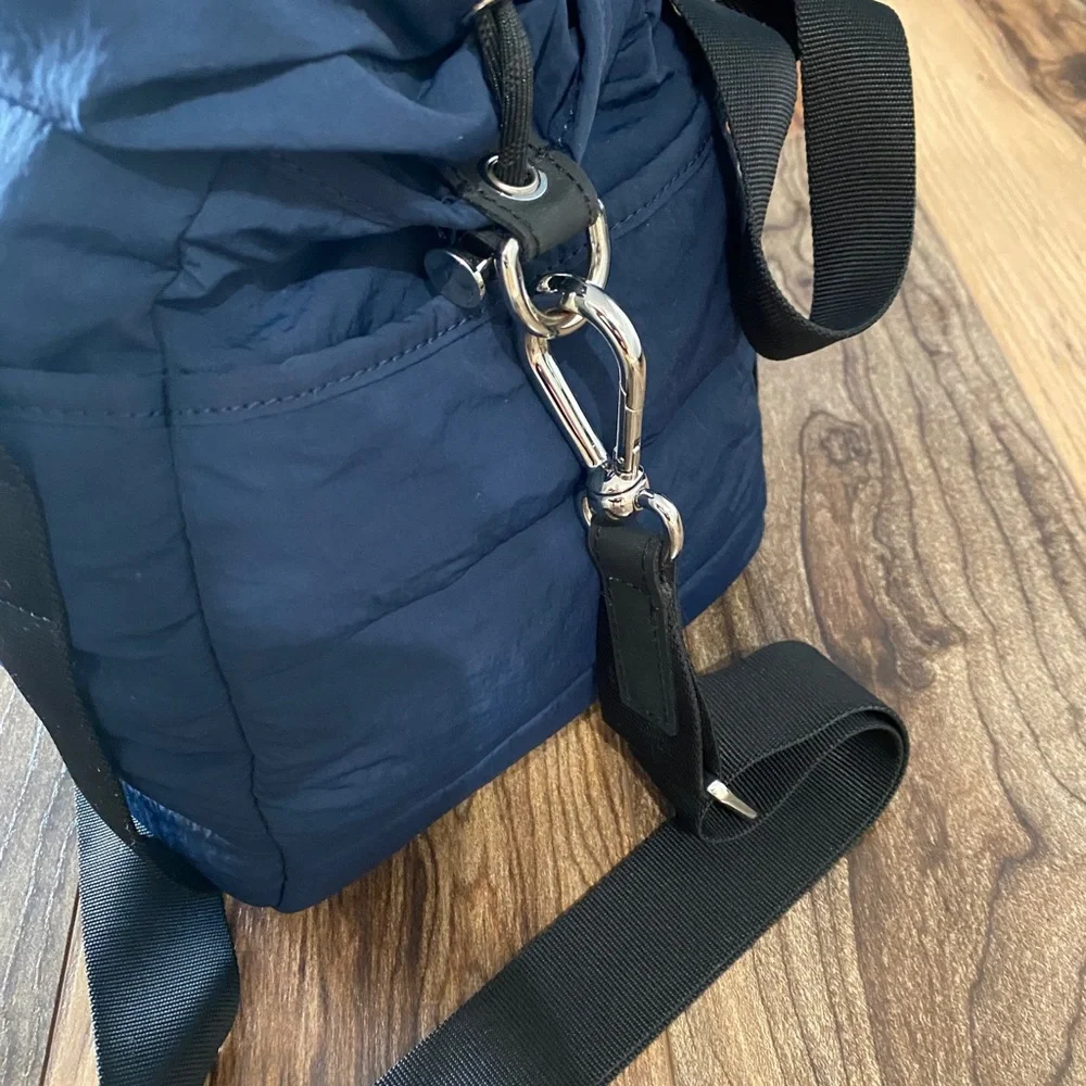Lululemon versatile bag - Picture 4 of 4